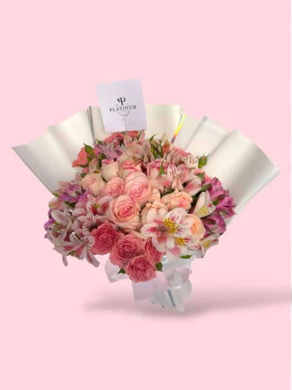 12 Rosas dovela con astromelia y mini rosa - Image 4